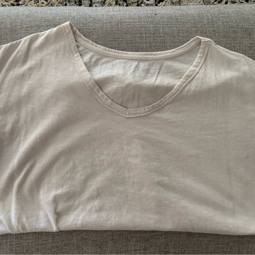 Women’s Aerie Cream V-Neck Shirt
